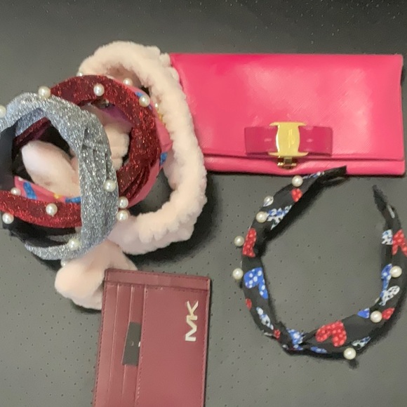 Salvatore Ferragamo Handbags - Salvatore Ferragamo Bow Long Wallet